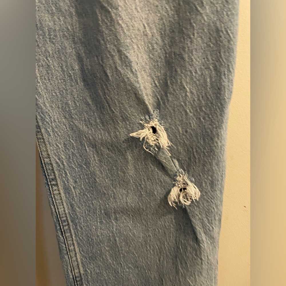 Abercrombie and Fitch The 90’s Ultra High Rise Distressed Straight Jean Size 30 - Picture 4 of 16